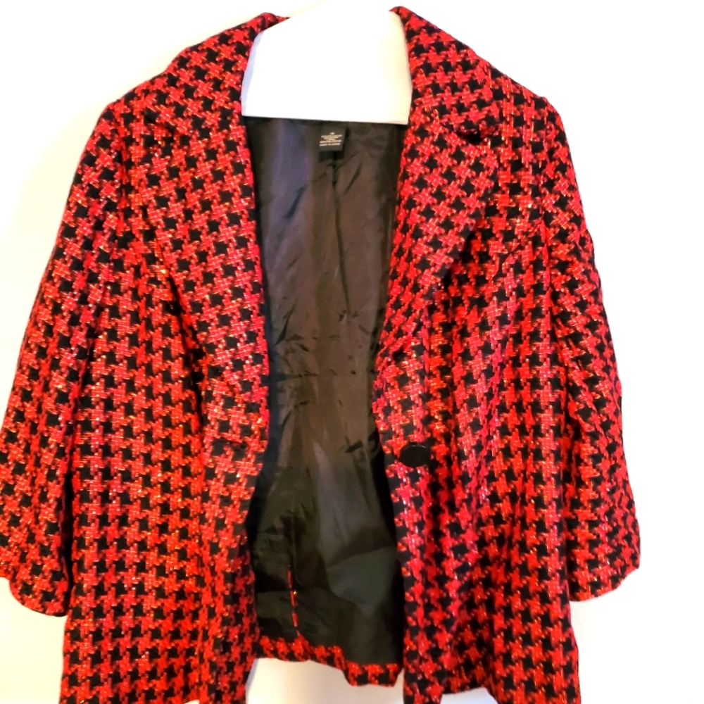 Red & black houndstooth blazer with touches of metallic gold